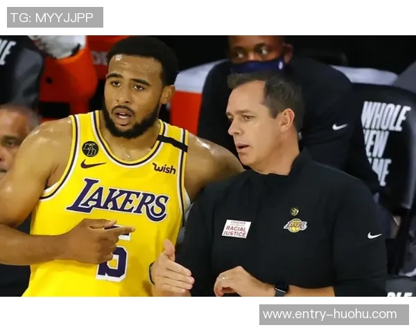 詹姆斯愿意帮助东契奇减轻持球压力提升球队表现 詹姆斯愿意帮助东契奇减轻持球压力提升球队表现