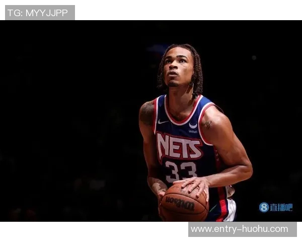 克拉克斯顿赛季数据亮眼场均131分75篮板4助攻14盖帽领跑全队